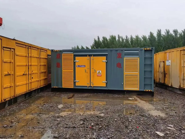 马鞍山柴油发电机如何判断干式空气滤清器是否需要更换？